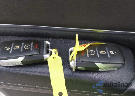 2022 Ram 1500 Laramie 4X4 5'7 Box from USA, damaged, VIN 1C6SRFJT2NN179069